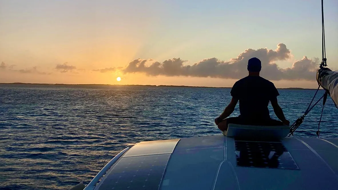 Méditation à bord dans les îles San Blas